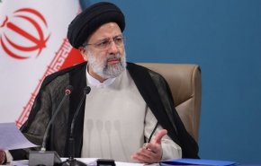 الرئيس الإيراني يؤكد مواصلة العمل لاصلاح بؤر الفساد الاقتصادي