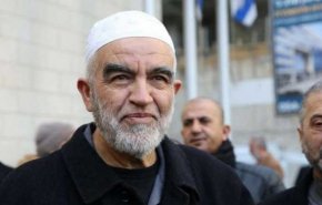 'حماس' تدين منع الاحتلال الشيخ رائد صلاح من السفر 