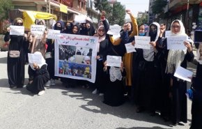 تجمع اعتراضی زنان کابل پس از تعطیلی مدارس دخترانه