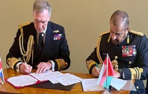 عمان و انگلیس توافقنامه دفاع مشترک امضا کردند