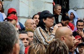 تظاهرات تونسية تطالب القضاء بالتحرك ضد قرارات سعيد