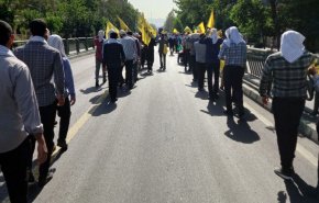 پیاده‌ روی دانشجویان سراسر کشور از دانشگاه تهران تا حرم امام(ره)