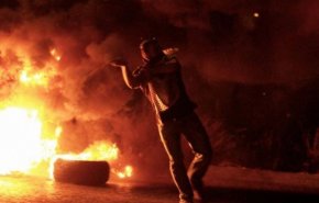 شاهد بالفيديو.. الشباب الثائر يحرقون بؤرة استيطانية في القدس المحتلة
