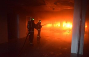 بالفيديو.. اندلاع حريق في مركز للأعمال في موسكو