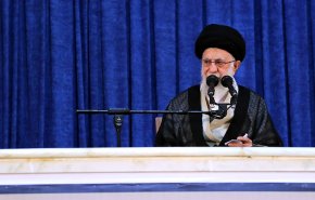 شاهد.. قائد الثورة الاسلامية يكشف خطة الاعداء ضد ايران