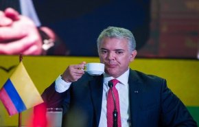 كولومبيا تضع رئيسها تحت الإقامة الجبرية

