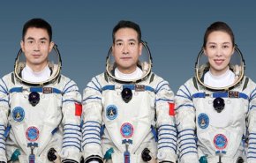 الصين تطلق 3 رواد إلى محطتها الفضائية + فيديو