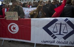 استمرار الإضراب العام للقضاة في تونس رفضاً لقرارات رئيس البلاد 