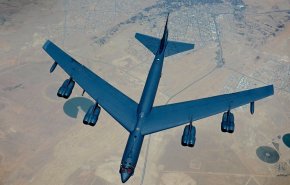 پرواز ۲ بمب افکن‌ بی۵۲ آمریکا بر فراز خلیج فارس