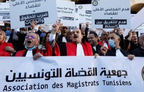 تمدید اعتصاب قضات تونس در اعتراض به تصمیم رییس جمهو این کشور