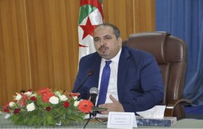 سياسي جزائري يدعم مشروع الرئيس تبون ويحذر من إفشاله