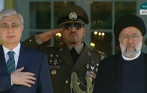 الرئيس الايراني يستقبل نظيره الكازاخستاني رسميا