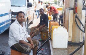 اليمن.. ارتفاع جنوني بأسعار البنزين في مناطق نفوذ العداون