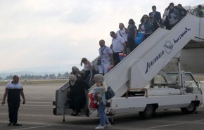 وصول أول رحلة طيران إلى مطار اللاذقية قادمة من الشارقة (صور)