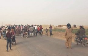 أهالي عدد من قرى ناحية اليعربية بالحسكة يتظاهرون ضد ميليشيا 'قسد'