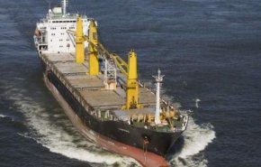 صنعاء: سفينة آتية من الإمارات تغادر شبوة بعد سرقة 400 ألف برميل نفط