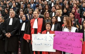 معرکة القضاة التونسيين؛ من لي الذراع الی کسر العظم 