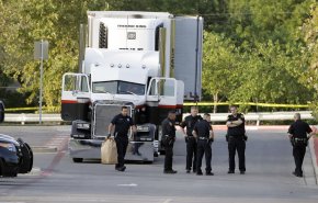 العثور على جثث عشرات المهاجرين داخل شاحنة في ولاية تكساس