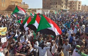 تظاهرات ضخمة في السودان تطالب بإسقاط حكم العسكر