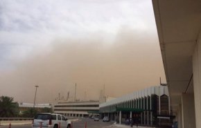 پروازهای فرودگاه بغداد به دلیل طوفان گرد و خاک متوقف شد
