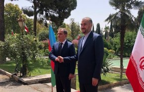 وزير الخارجية الايراني يستقبل نظيره الآذربيجاني