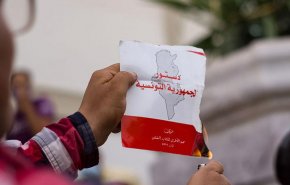 تداعيات الانقسام على استفتاء الدستور في تونس