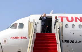 الرئيس التونسي يُغادر في اتجاه الجزائر
