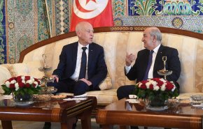 أنباء عن “وساطة” جزائرية لحل الأزمة السياسية في تونس
