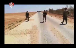 ارتش سوریه سد راه کاروان آمریکایی در حومه الحسکه شد + ویدئو