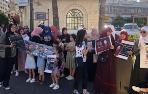 مسيرة في رام الله للمطالبة بحرية المعتقلين لدى الاحتلال 