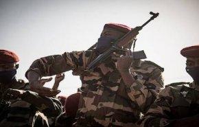 مالي تحتجز 49 جنديا من ساحل العاج وتصفهم بـ
