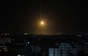 فیلم|حمله راکتی به جنوب فلسطین اشغالی/ فعال شدن صدای آژیر خطر در شهرک‌های مجاور غزه
