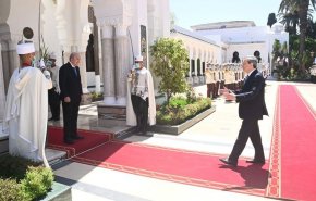 للمرة الثانية في 3 أشهر.. رئيس الوزراء الإيطالي يزور الجزائر

