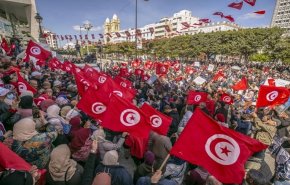 الدعوة للاحتجاج في تونس قبيل الاستفتاء على مشروع الدستور الجديد