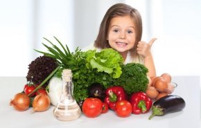 دراسة.. الأطفال يميلون إلى تفضيل تناول الطعام الطبيعي والصحي