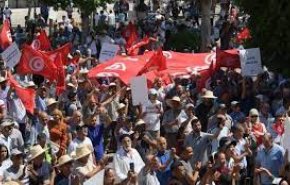 تونس همچنان میان دموکراسی و استبداد