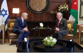 الملك الأردني يجتمع مع رئيس وزراء الاحتلال في عمان