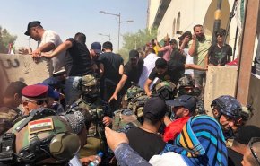 خطاب سیاستمدار عراقی به تظاهرکنندگان طرفدار مقتدی صدر
