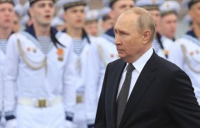 شاهد.. بوتين يوقع عقيدة جديدة للبحرية الروسية