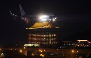 الطائرة الأكثر تعقباً في العالم تحط في مطار تايبيه 