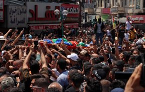 بالصور.. آلاف الفلسطينيين يشيعون شهداء نابلس 