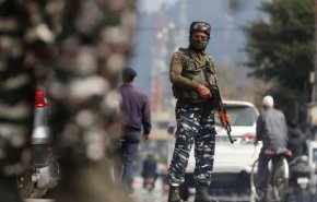 مقتل 3 جنود بهجوم مسلح على معسكر للجيش الهندي في كشمير