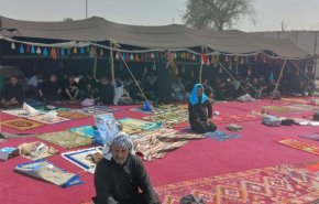 تجمع حامیان صدر نزدیک پارلمان عراق برای برگزاری نماز وحدت+ تصاویر