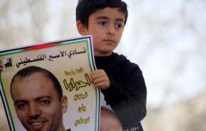 الاحتلال يعقد جلسة محاكمة للأسير عواودة اليوم ويمنع عائلته من زيارته