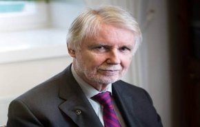 وزير فنلندي سابق: زيلينسكي قد يتسبب بالانقسام داخل الاتحاد الأوروبي