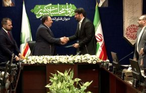 شاهد.. توقيع مذكرة تفاهم للتعاون الثنائي بين بغداد وطهران 