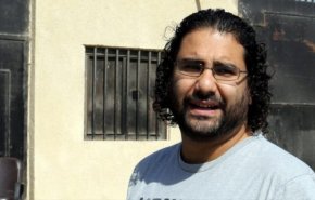 المعارض المصري علاء عبدالفتاح يستمر بالاضراب عن الطعام