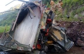 مقتل 9 جنود جراء سقوط شاحنة في وادٍ بكشمير الباكستانية
