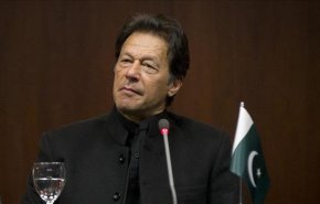 عمران خان يتهم الحكومة بحجب يوتيوب خلال إلقائه كلمة

