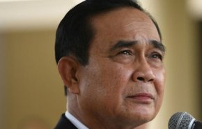 دادگاه قانون اساسی تایلند، نخست‌وزیر این کشور را تعلیق کرد